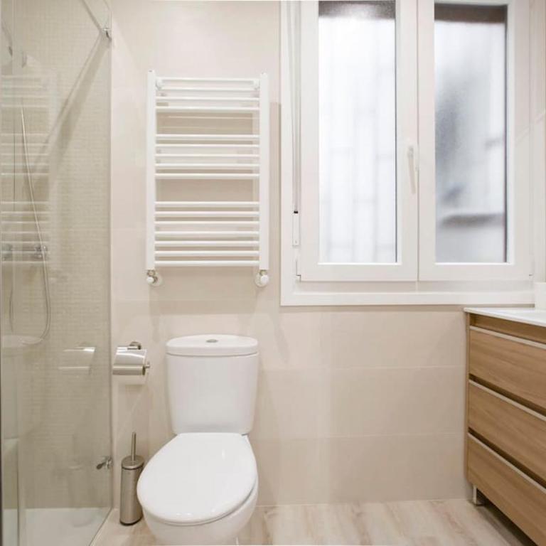 Piso en el centro de Bilbao, frente a la Alhóndiga - Apartamento de 2 dormitorios - 10