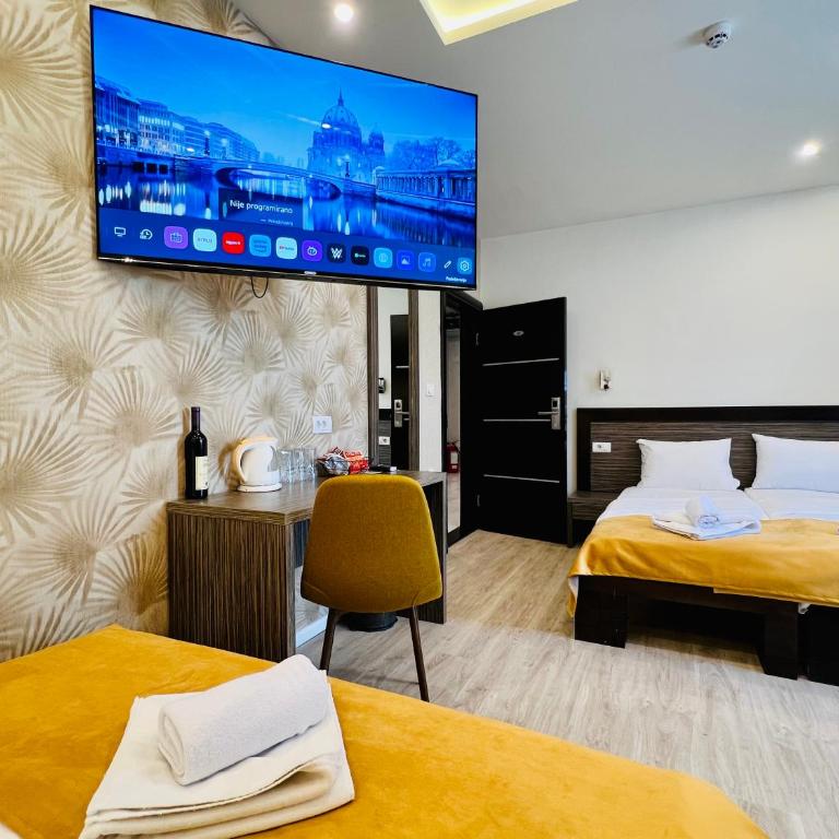 Side One Design Hotel Garni - Četvorokrevetna Soba - 2