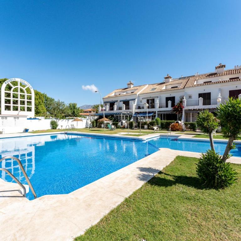 Beachside house Fuengirola - Three-Bedroom House - 23