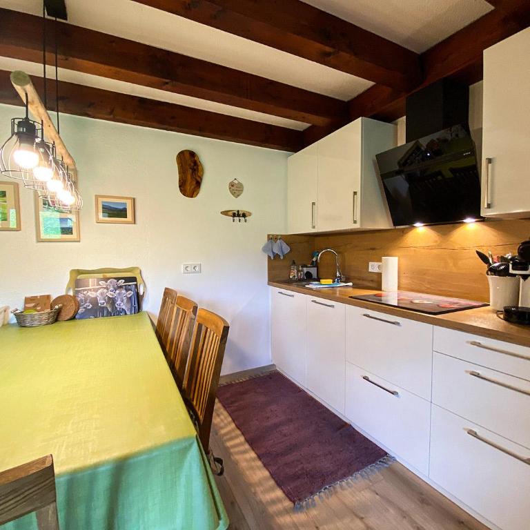 FEWO Sabine - Apartment mit Blick auf die Berge - 10