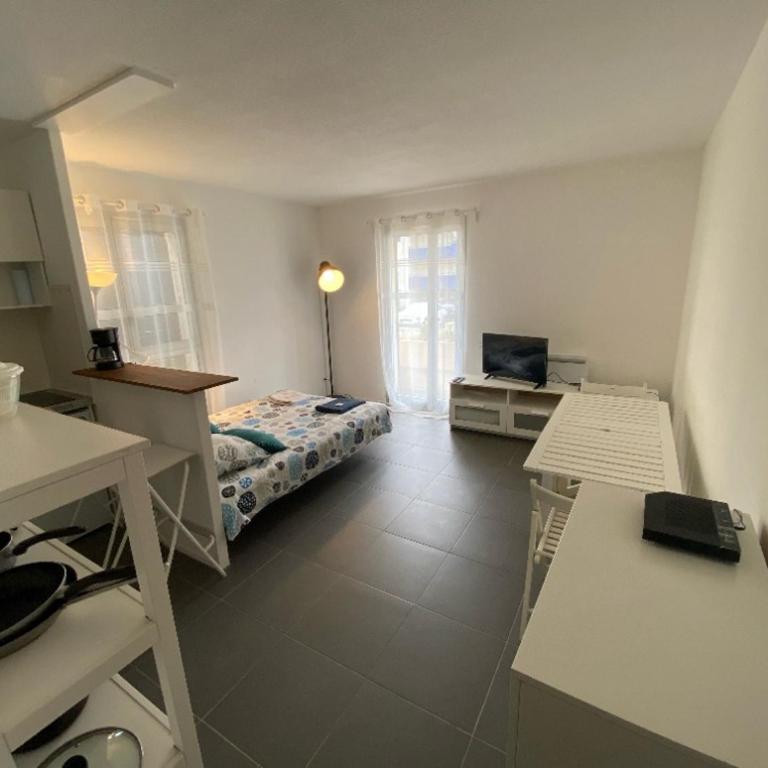 Happy Place - One-Bedroom Apartment - 2