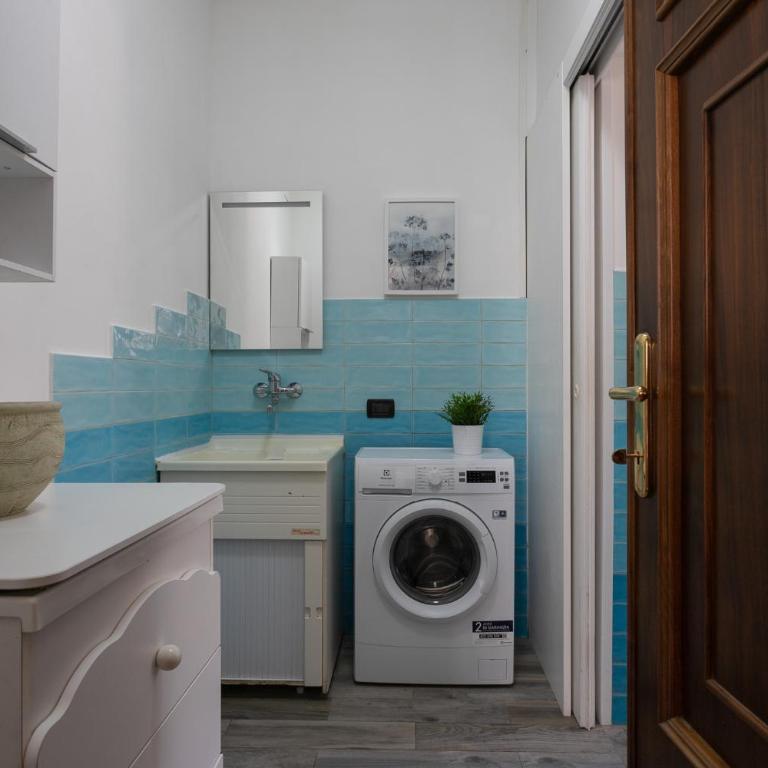 Luxury Savona - Crociere 1 Min Free WiFi - AC - Two-Bedroom Apartment - 17