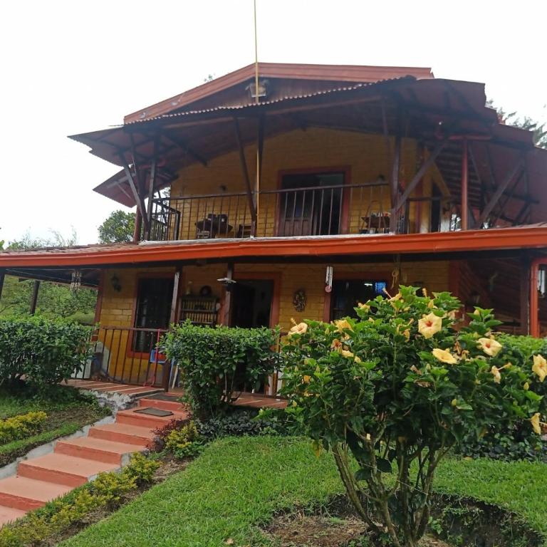 Finca Alejandria (Condominio la Chiquita) - Three-Bedroom Chalet - 1