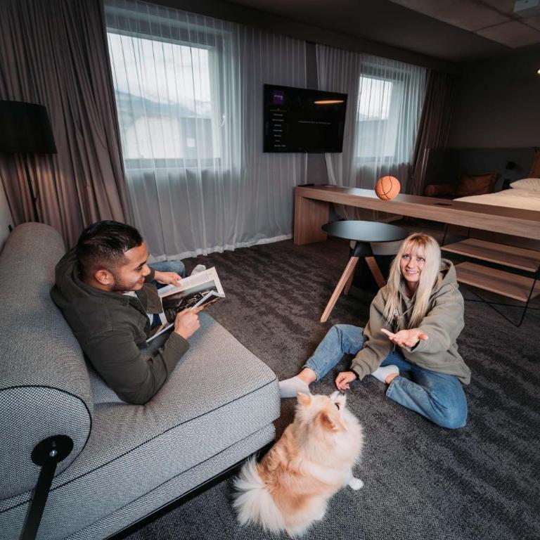 Moxy Sion - Familienzimmer Moxy mit 1 Queensize-Bett und Schlafsofa - 3