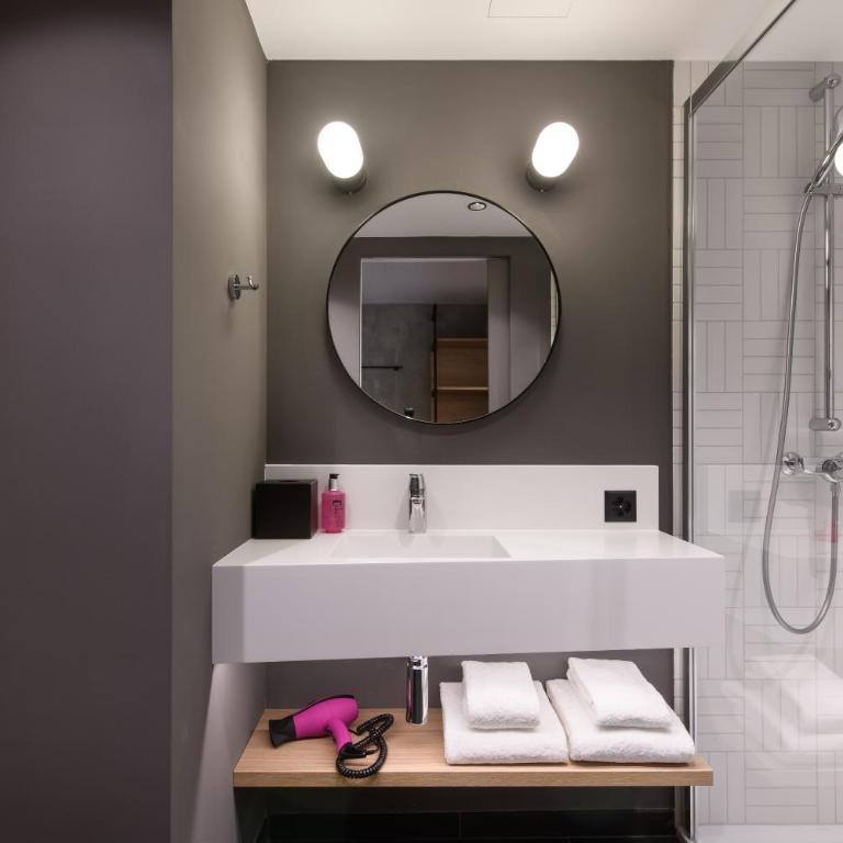 Moxy Sion - Familienzimmer Moxy mit 1 Queensize-Bett und Schlafsofa - 4