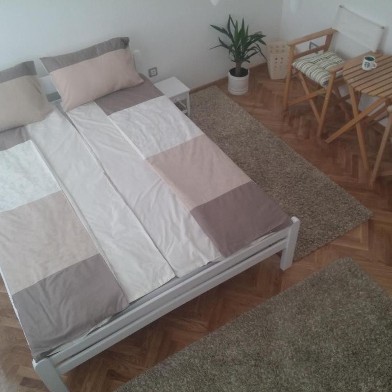 Cricket 2 Hostel - Dvokrevetna Soba sa Bračnim Krevetom i Sopstvenim Kupatilom - 4