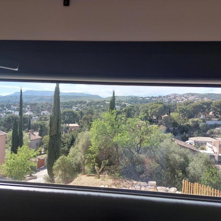 La Belle de Cassis - Two-Bedroom Villa - 24