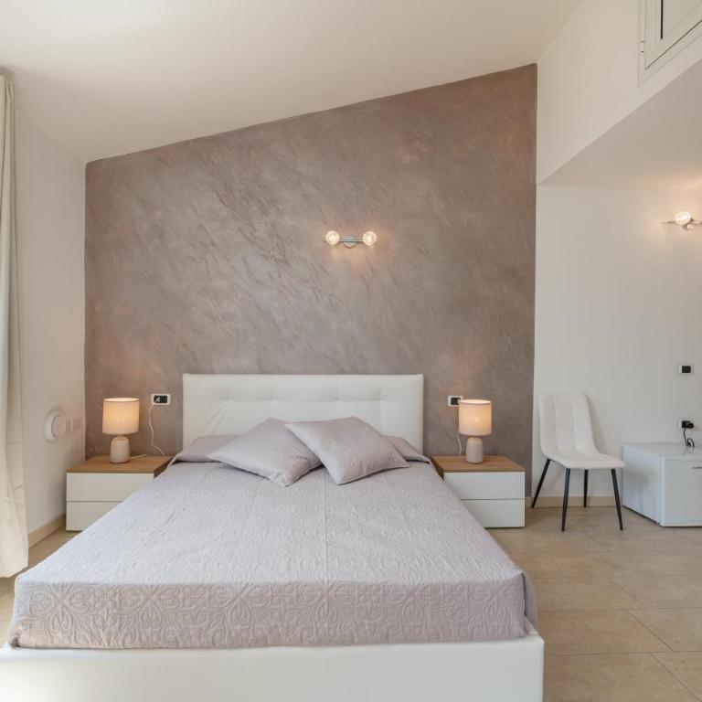 Rooms Tavolara - Camera Queen con Balcone - 7