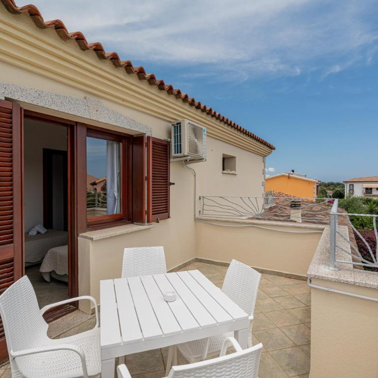 Rooms Tavolara - Camera Quadrupla con Balcone - 11