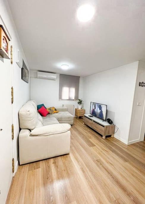 Apartamento - 9min Estadio METROPOLITANO - One-Bedroom Apartment - 21