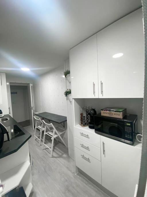Apartamento - 9min Estadio METROPOLITANO - One-Bedroom Apartment - 34