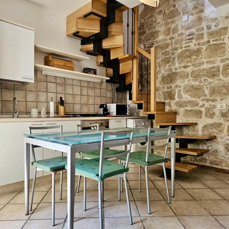N266 - Numana, deliziosa casa in centro storico - Three-Bedroom Apartment with View - 3