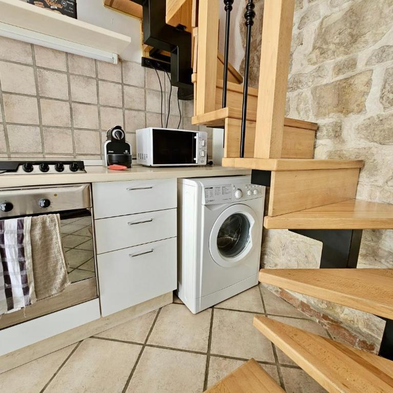 N266 - Numana, deliziosa casa in centro storico - Three-Bedroom Apartment with View - 7