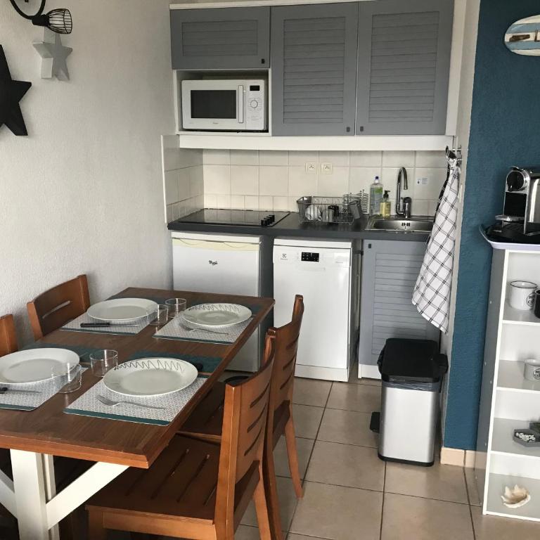 T2 front de mer piscine parking souterrain terrasse - Apartamento de 1 dormitorio - 2