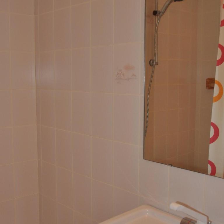 Charmant 2 pièces avec balcon et parking, proche centre et remontées mécaniques ! - FR-1-693-65 - Appartement - 10