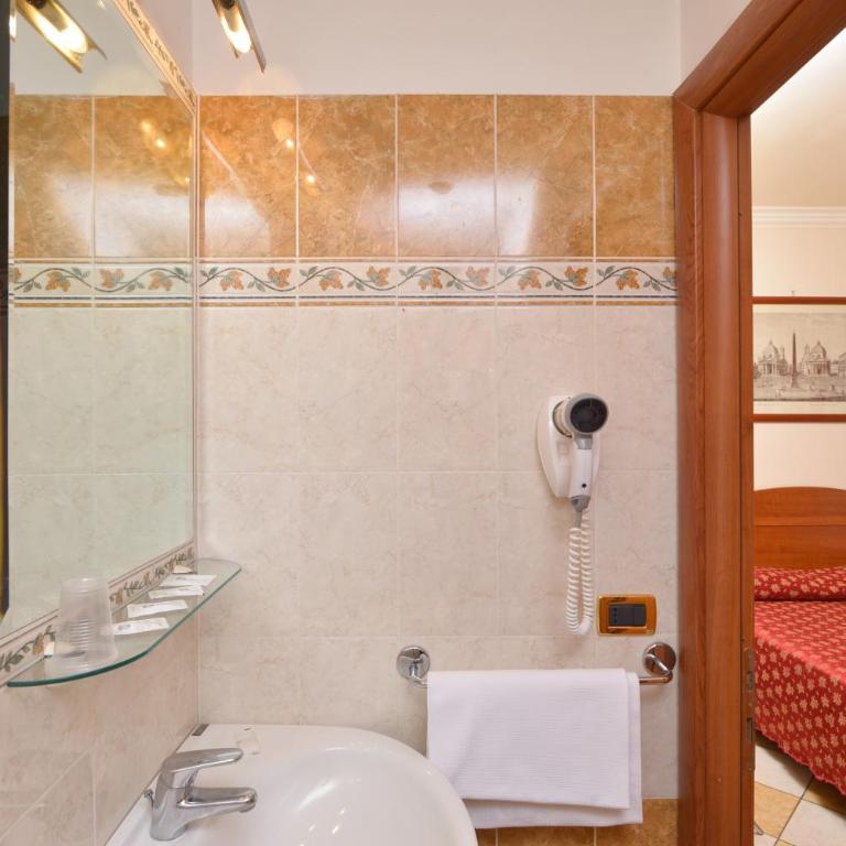 Hotel Chicago - Camera con Letto Matrimoniale alla Francese - 7