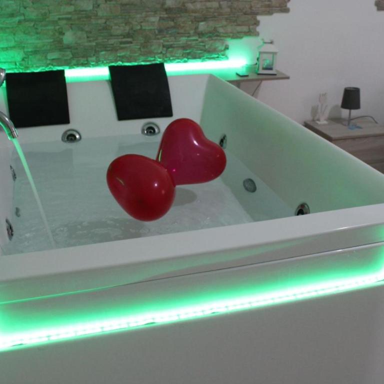 Dolce Notte - King Room with Spa Bath - 10