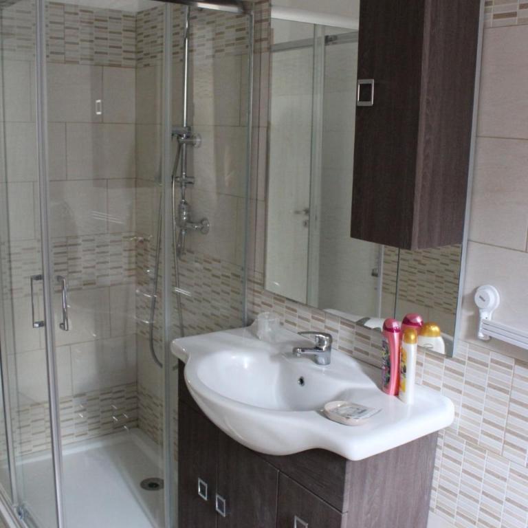 Dolce Notte - King Room with Spa Bath - 32