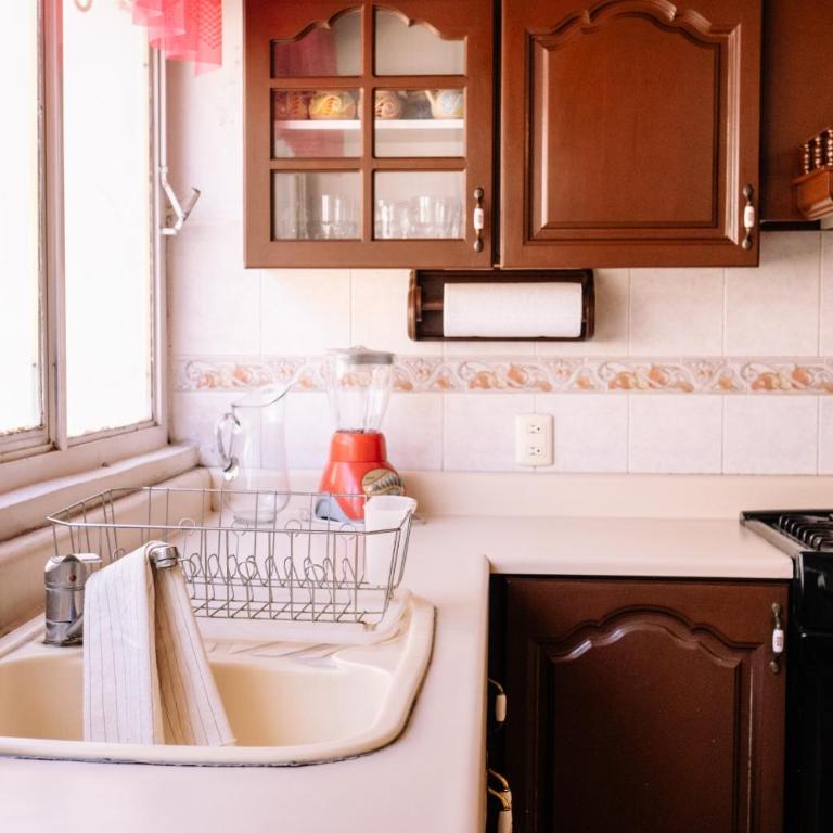 Spacious artsy home with fast WiFi - Villa - 63