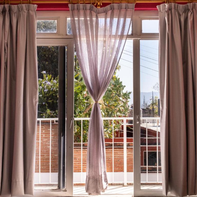 Spacious artsy home with fast WiFi - Villa - 26
