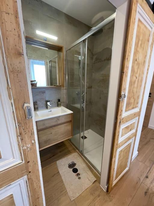 Gîte Au Bout du Lac - Four-Bedroom House - 34