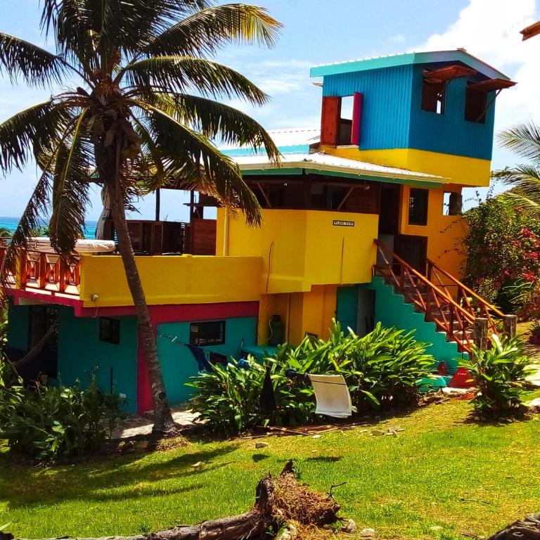 Windy View Guest House - Two-Bedroom Apartment with Terrace and Sea View - 4