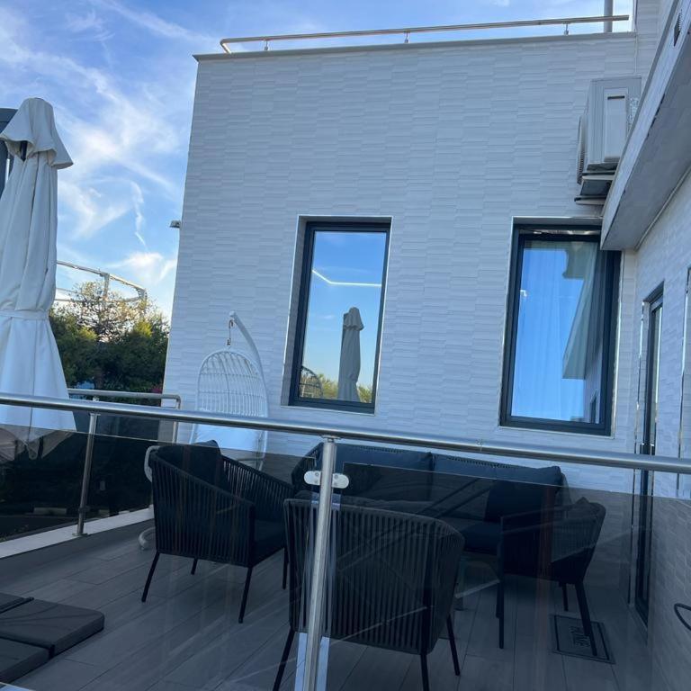DeLuxe House Valencia - Two-Bedroom Townhouse - 19