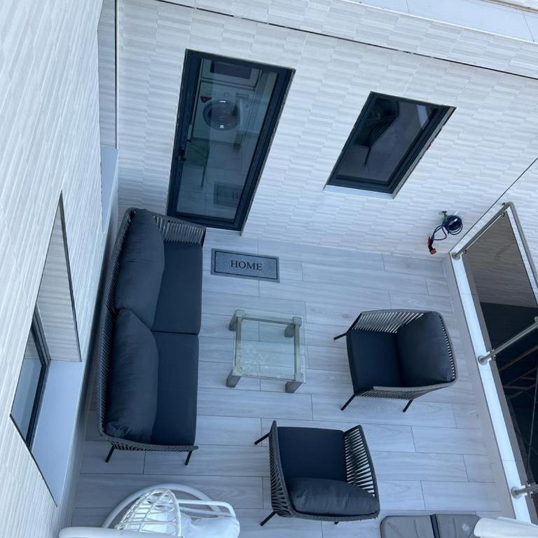DeLuxe House Valencia - Two-Bedroom Townhouse - 13