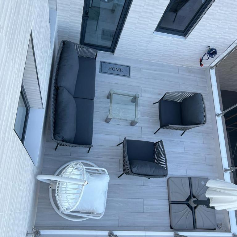 DeLuxe House Valencia - Two-Bedroom Townhouse - 6