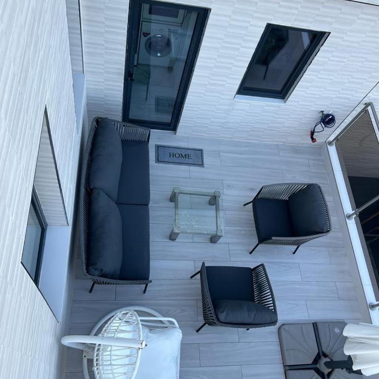 DeLuxe House Valencia - Two-Bedroom Townhouse - 7