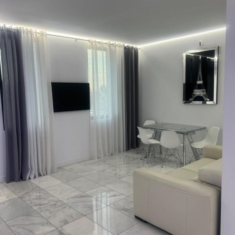 DeLuxe House Valencia - Two-Bedroom Townhouse - 76