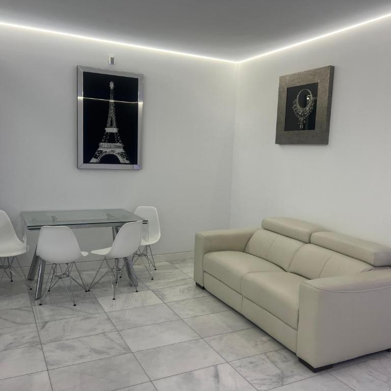 DeLuxe House Valencia - Two-Bedroom Townhouse - 41