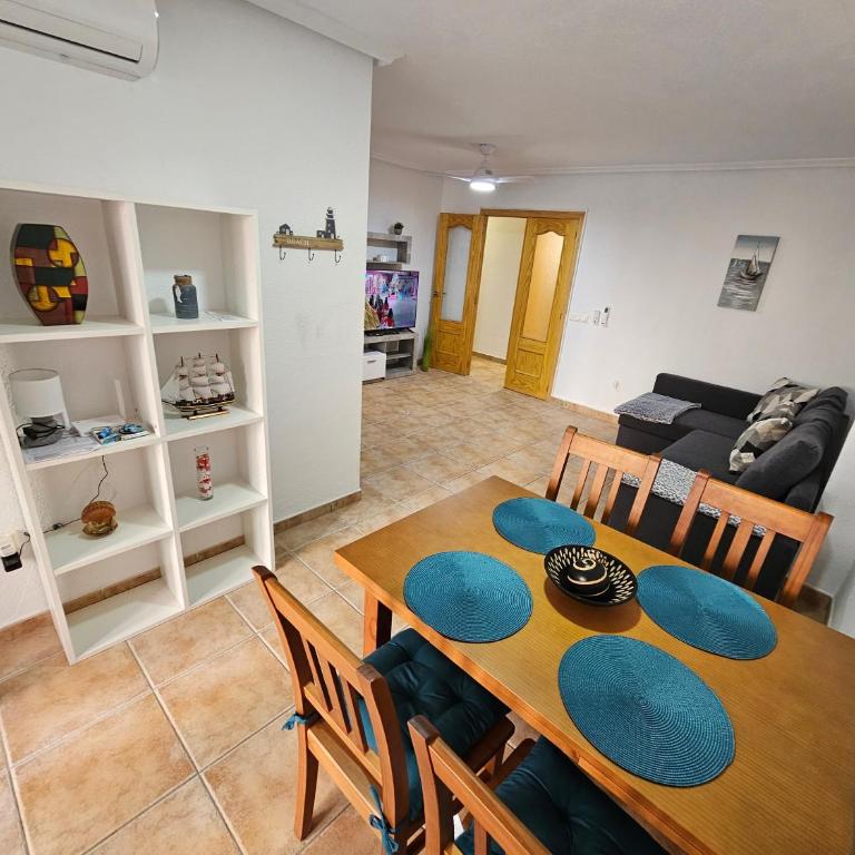Apartamento las Brisas - Two-Bedroom Apartment - 4