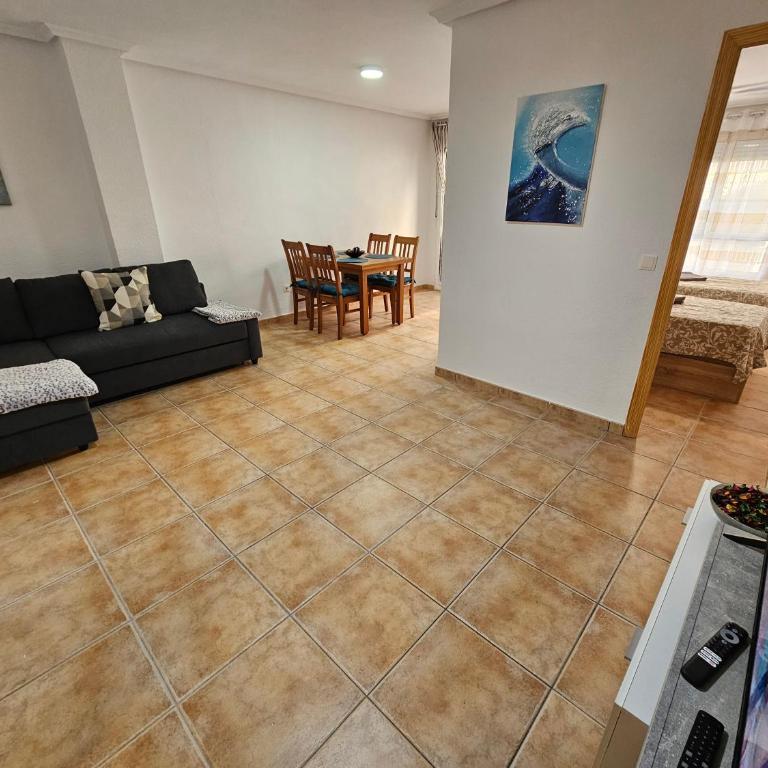 Apartamento las Brisas - Two-Bedroom Apartment - 5