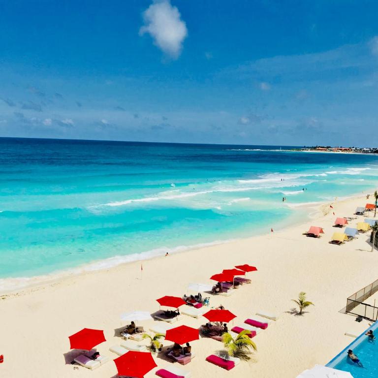 Beachside Apartments Cancun - Studio Apartment with Sea View - 10