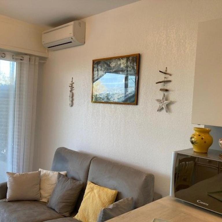 T2 Climatisé Proche Plage avec Parking - Le Lavandou - FR-1-308-181 - Apartment - 4