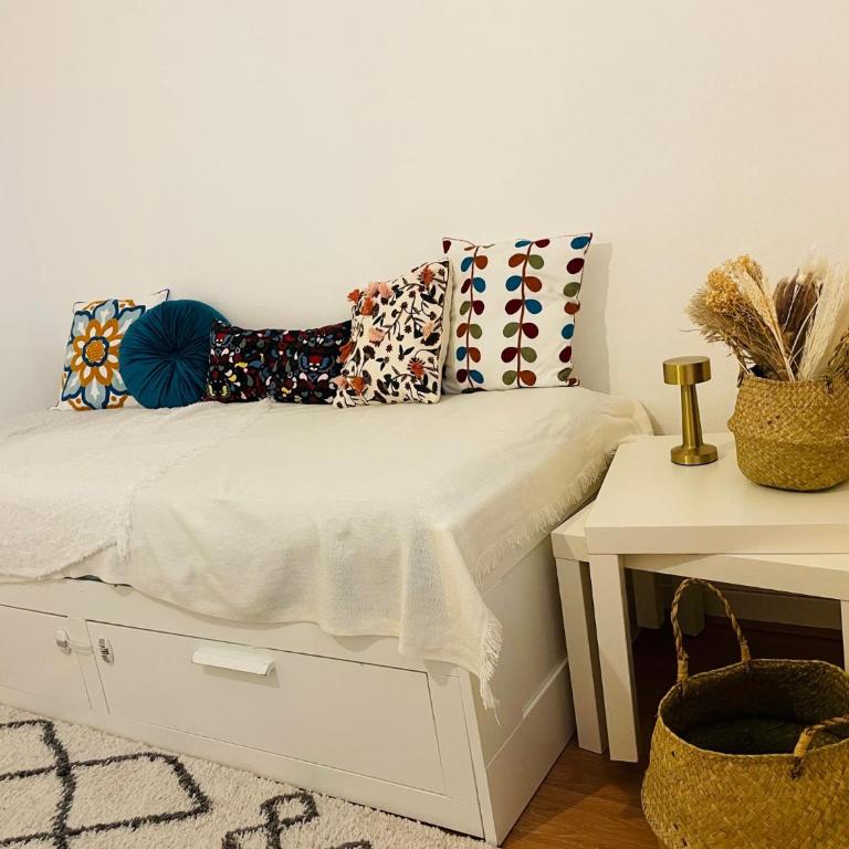 Charmant studio 2 pièces - Appartement 1 Chambre - 18