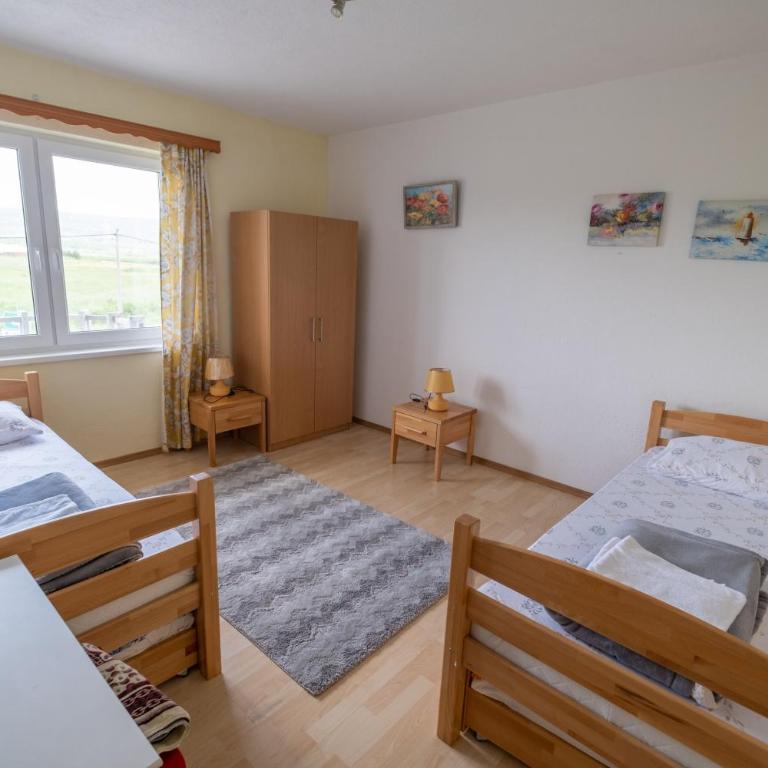 River Bank Apartments & Castle view - Three-Bedroom Apartment - 27