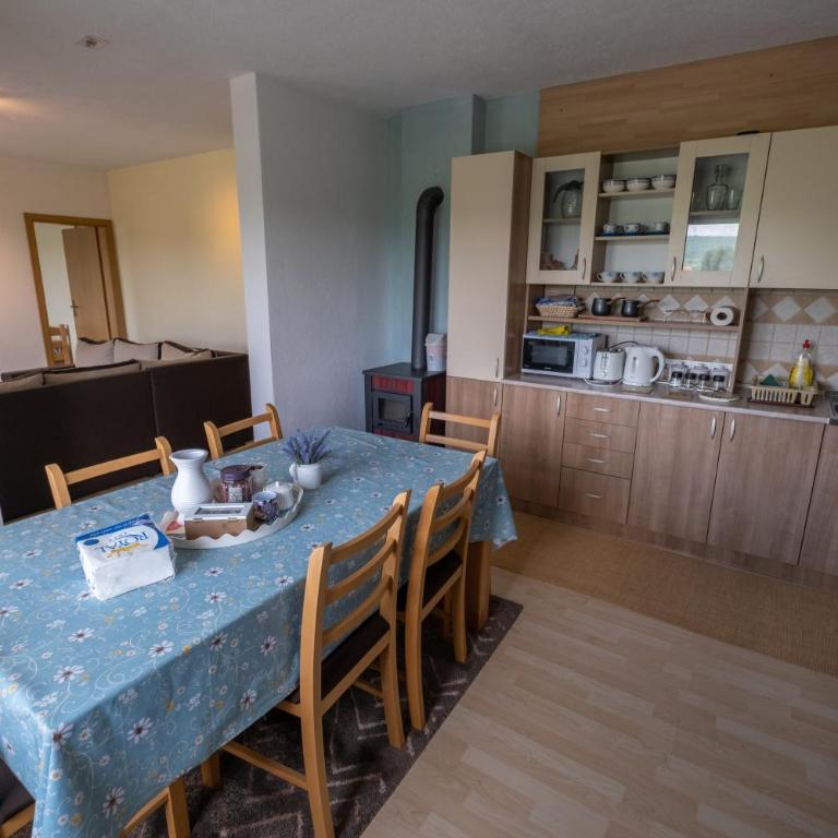 River Bank Apartments & Castle view - Three-Bedroom Apartment - 21