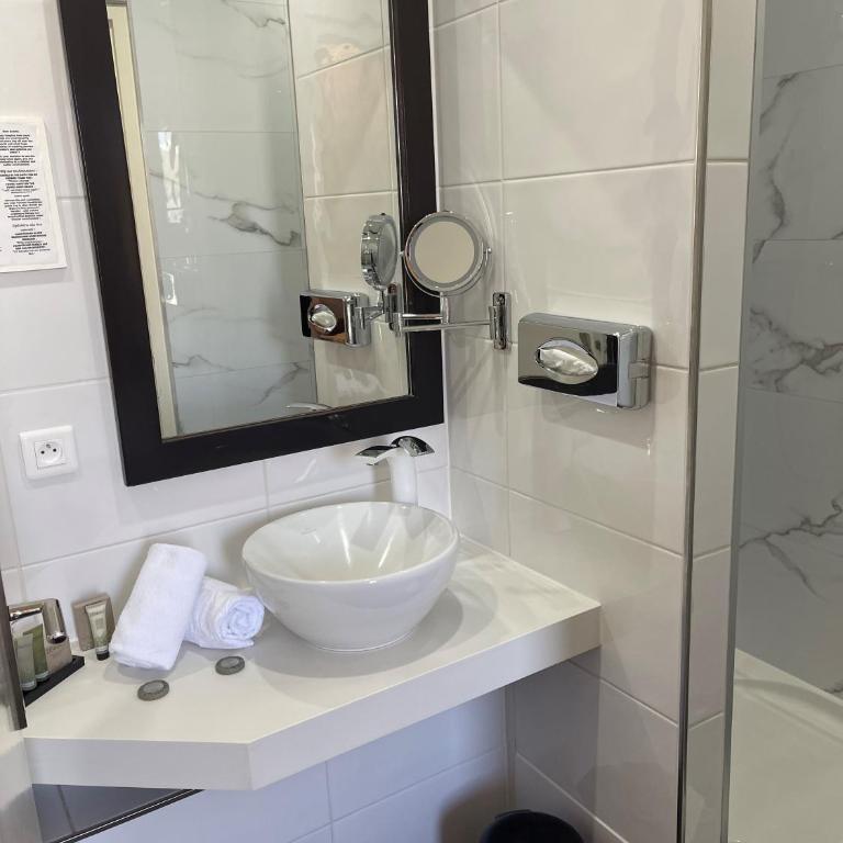 Maison LUTETIA R - Chambre Double Supérieure - 4