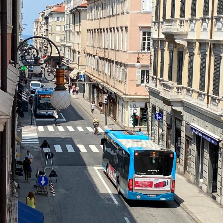 la Maison de Trieste Suite garage in centro 5 persone vicino Piazza Unità - Casa con 2 Camere da Letto - 17