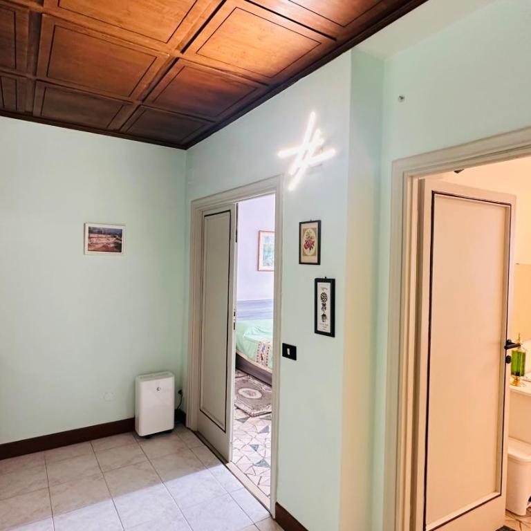 B&B PEACE 2 - Camera Matrimoniale con Bagno in Comune - 14
