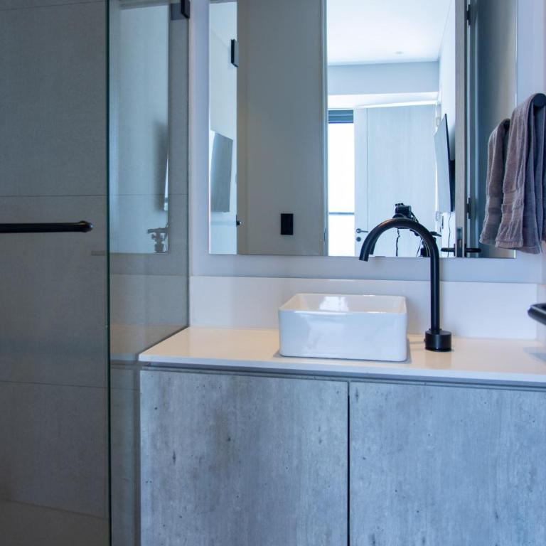 Mexication Penthouse: Urban Retreat Col. American - Three-Bedroom Apartment - 12