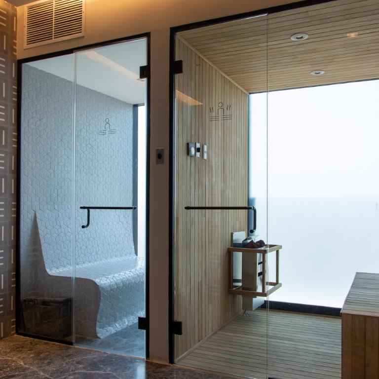Mexication Penthouse: Urban Retreat Col. American - Three-Bedroom Apartment - 13