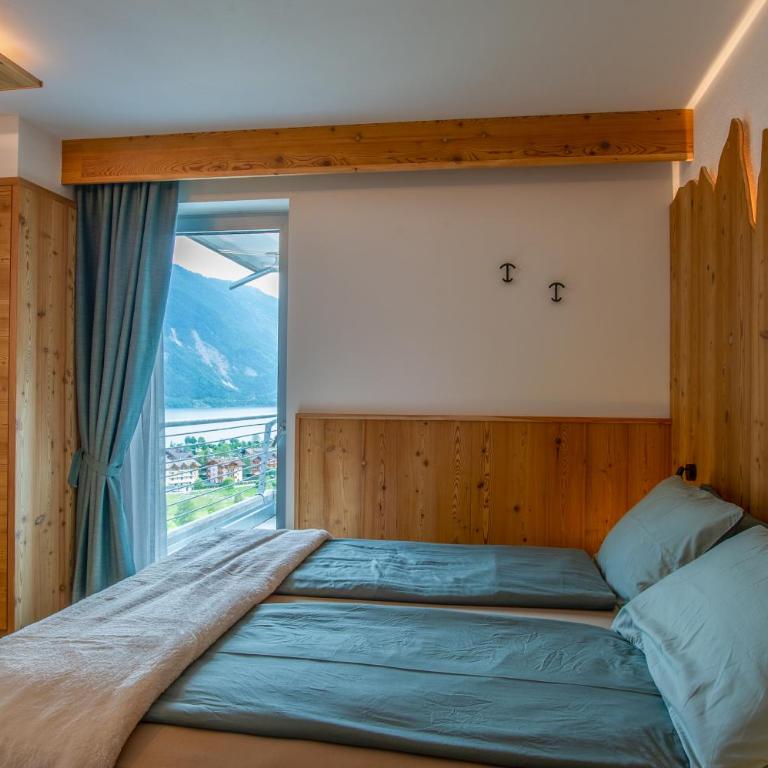 Dolomites Chalet Wolf - Deluxe-Apartment mit 2 Schlafzimmern und Gartenblick - 1