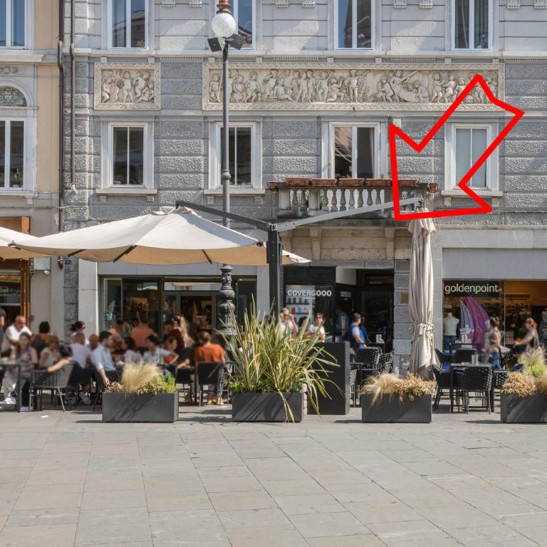 Sotto casa c'è Trieste mentre dentro abita Bukowski - Appartamento con 1 Camera da Letto - 2