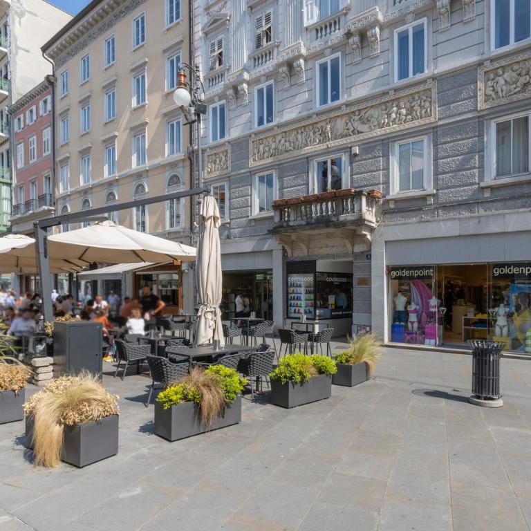 Sotto casa c'è Trieste mentre dentro abita Bukowski - Appartamento con 1 Camera da Letto - 32