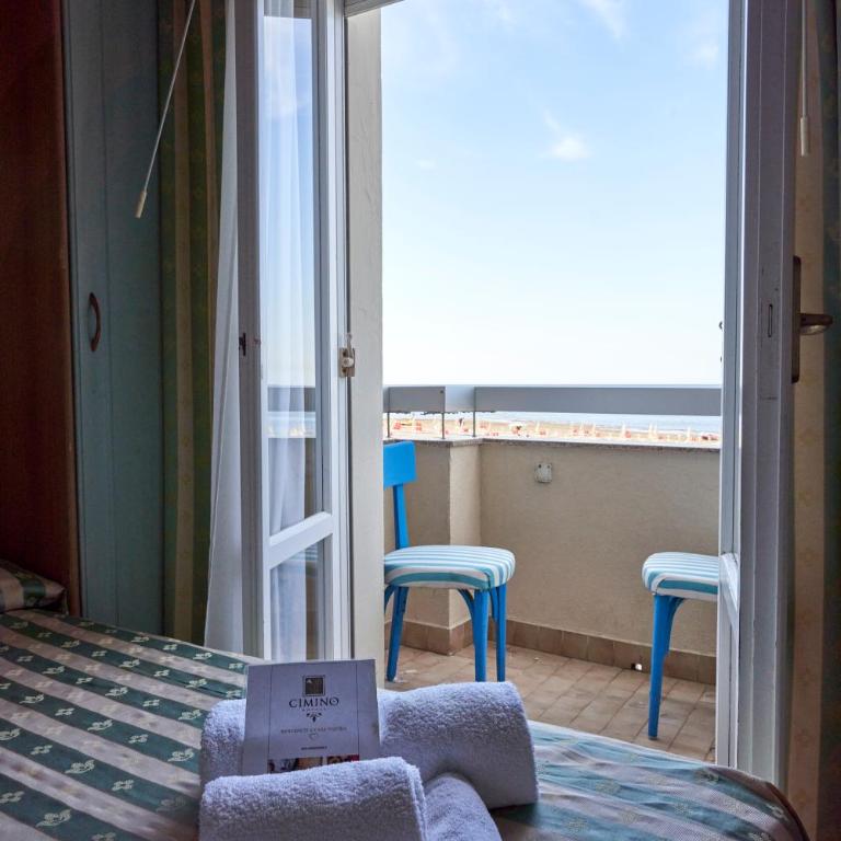 Hotel Adriatica sul Mare - Camera Matrimoniale/Doppia con Letti Singoli con Vista Mare - 3