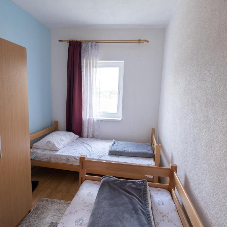 River Bank Apartments & Castle view - Three-Bedroom Apartment - 30