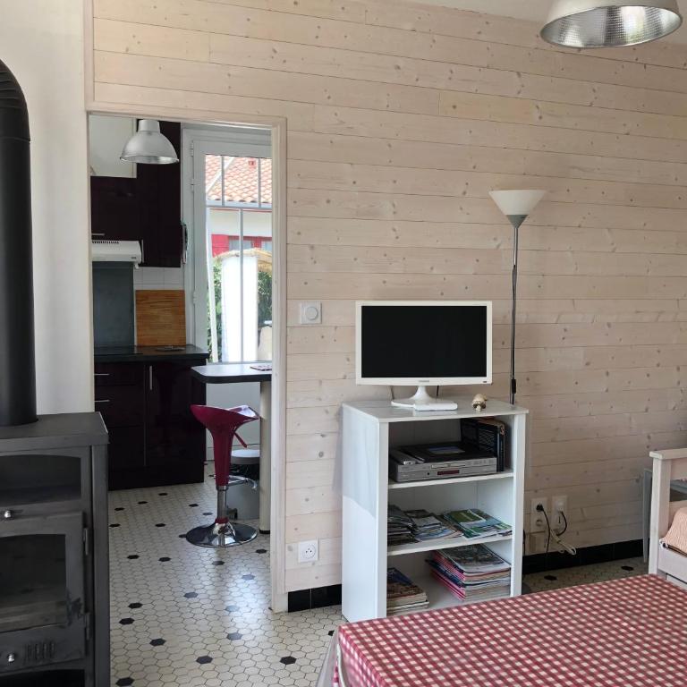 vacances-esprit-cabanes - One-Bedroom House - 4